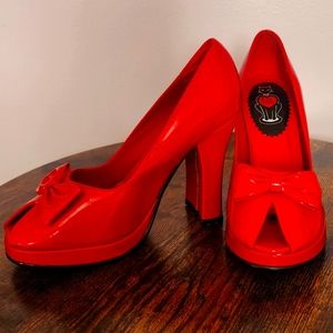Red Patent Tuk Platform Bow heels